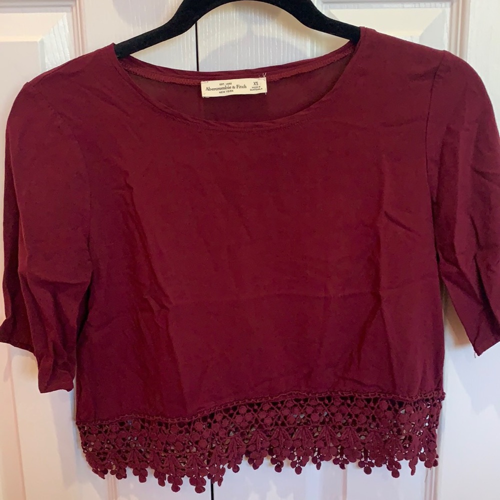 Red 3/4 sleeve top